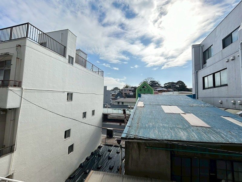 �y���]�z�@