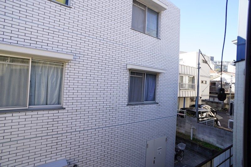 �y���]�z�@