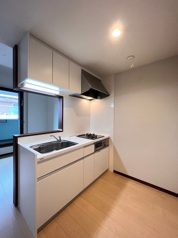 �y�L�b�`���z�@�����̕����L����O�����t��2���V�X�e���L�b�`���B