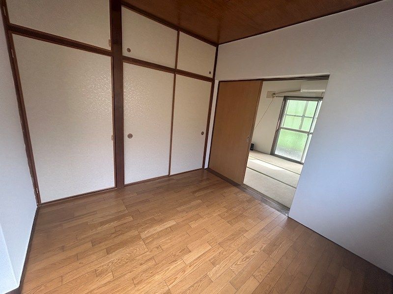 �y�����E���r���O�z�@