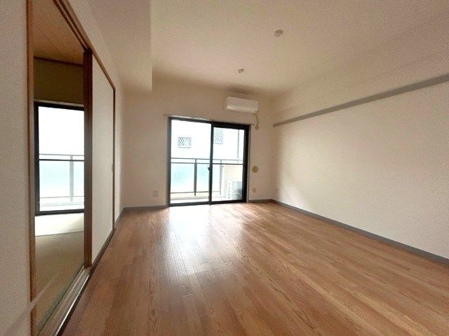 �y���ԁE���r���O�z�@