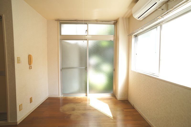 �y���ԁE���r���O�z�@