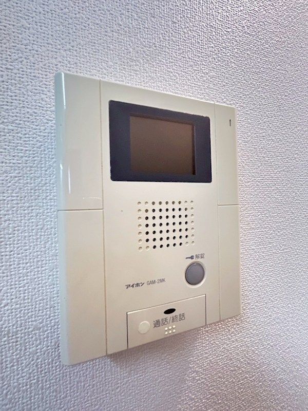 �y�Z�L�����e�B�z�@���j�^�t���I�[�g���b�N�ŗ��q�����S�ł�