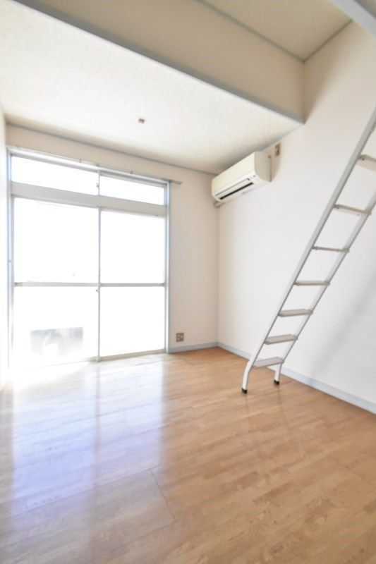 �y���ԁE���r���O�z�@���t�g�t���Ȃ̂œV�䂪�����J���I�ł��I