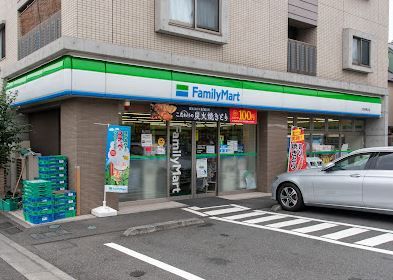 �y���Ӂz�@�t�@�~���[�}�[�g ��c���n���X 417m