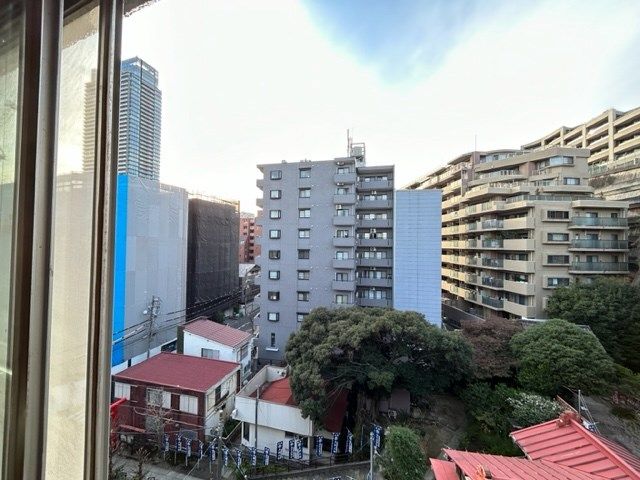 �y���]�z�@