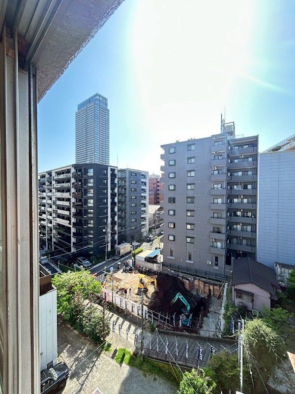 �y���]�z�@