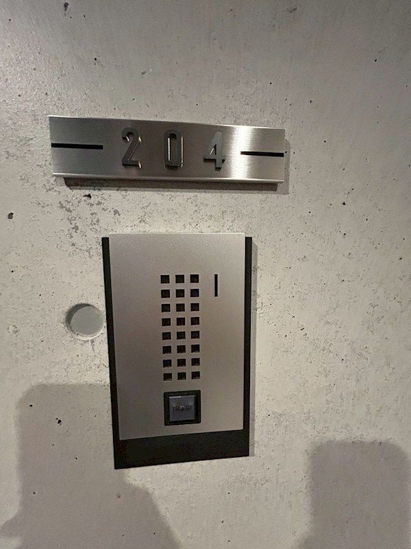 �y�Z�L�����e�B�z�@