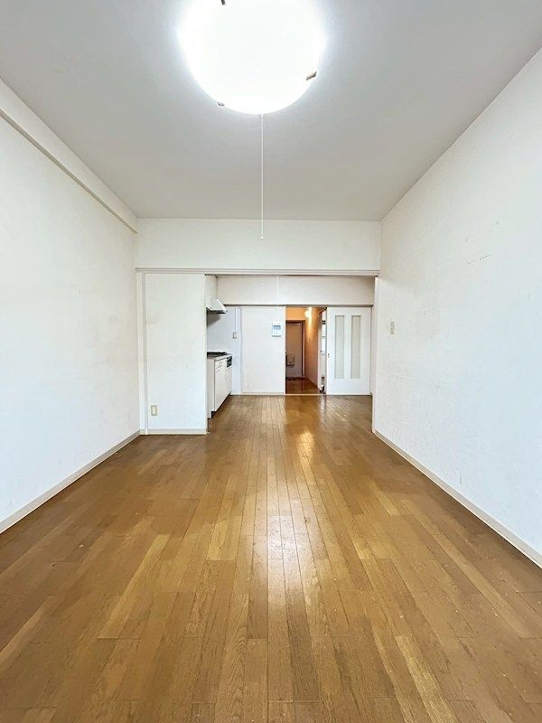 �y�����E���r���O�z�@