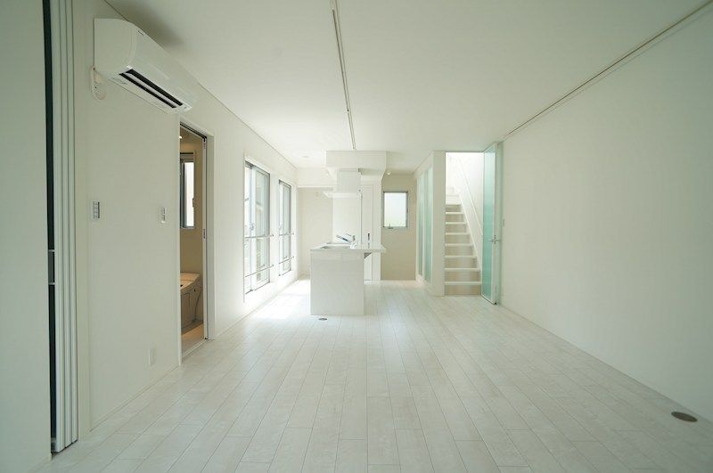 �y���ԁE���r���O�z�@