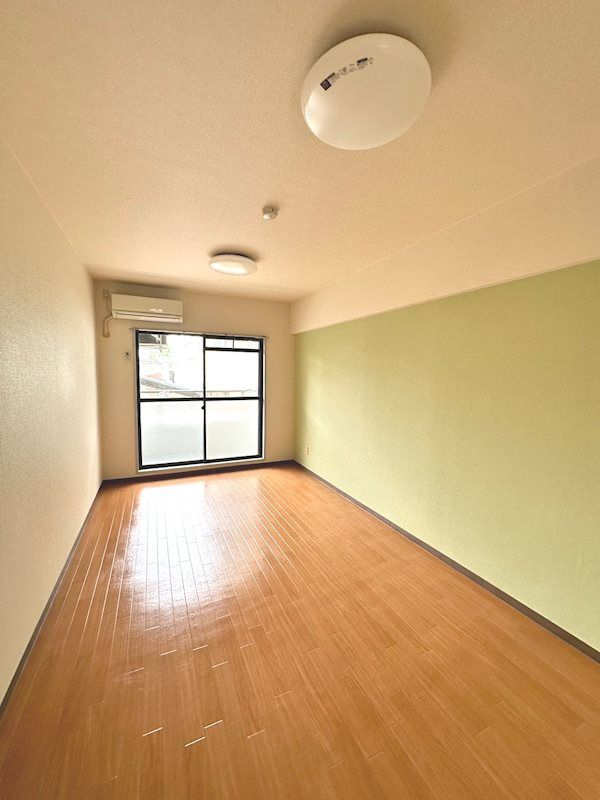 �y���ԁE���r���O�z�@