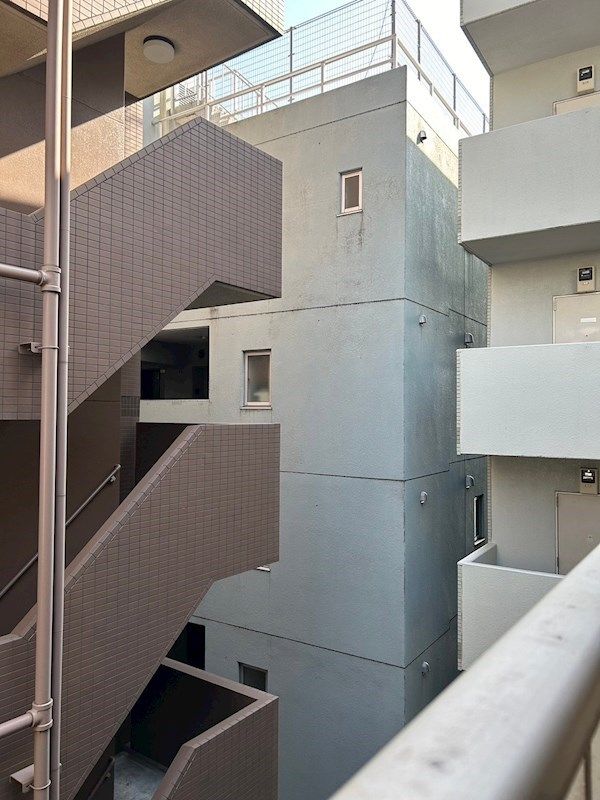 �y���]�z�@