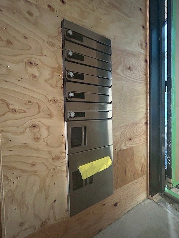 �y���̑����L�����z�@���H�����̎ʐ^�ɂȂ�܂��B���[��BOX�͌������ɂ������܂��B