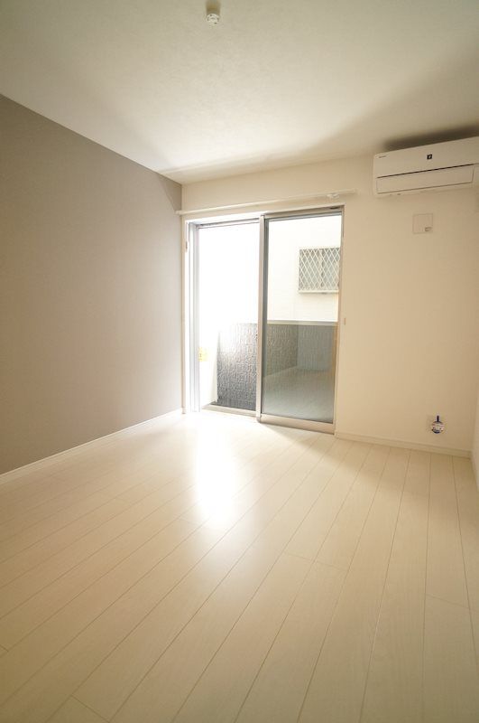 �y�����E���r���O�z�@