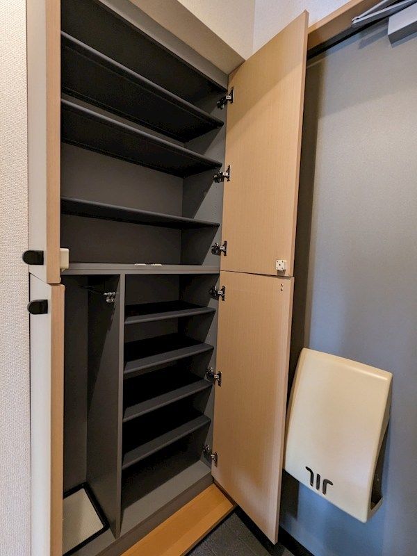 �y���[�z�@���C�ɓ���C���X�b�L�����[�ł���V���[�Y�{�b�N�X�B