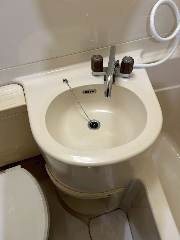 �y���ʏ��z�@�o�X�E�g�C���E���ʂ��܂Ƃ܂���3�_���j�b�g