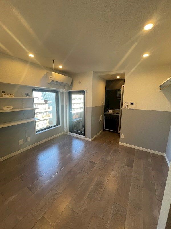 �y�Q���z�@�P�g����1R�B�����̓�ʂɒI������A���[��f�B�X�v���C�Ɋ��p�ł��܂��B�����I�Ȉ�l��炵�ɁB