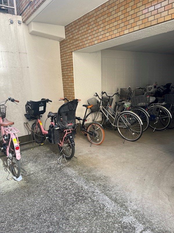 �y���̑����L�����z�@�w�k��2����8�K1R�B���]�Ԓu���ꊮ���ŒʋΒʊw�ɕ֗��B