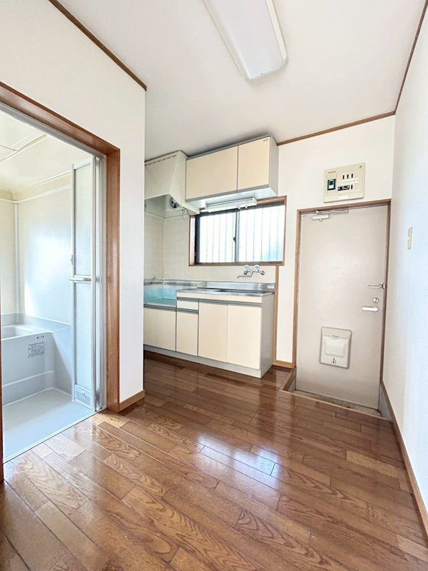 �y���ԁE���r���O�z�@