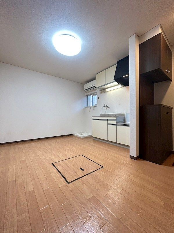 �y���ԁE���r���O�z�@