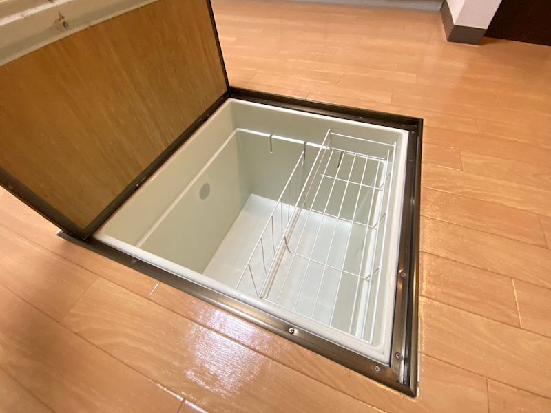 �y���̑��z�@���p�i���X�b�L�����[�ł��鏰�����[�t���B