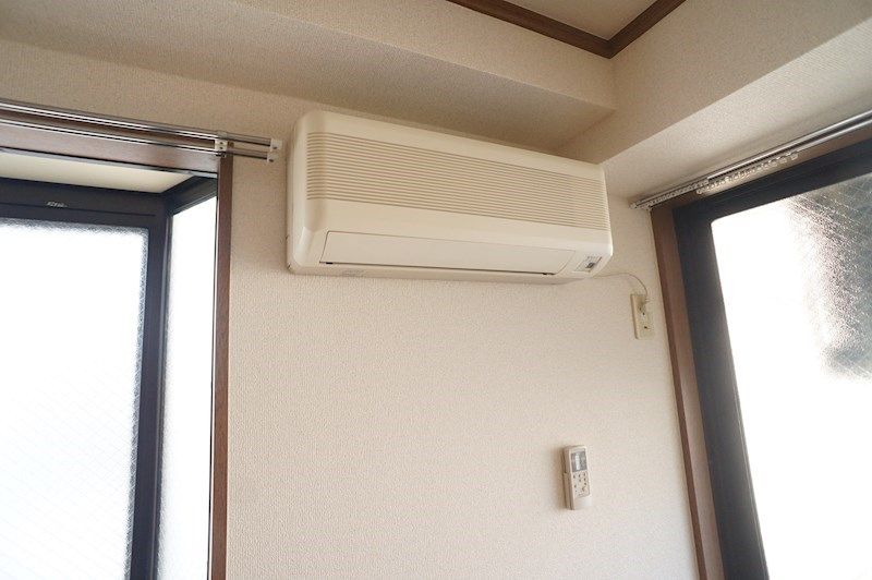 �y���̑��ݔ��z�@�G�A�R���P��ݒu