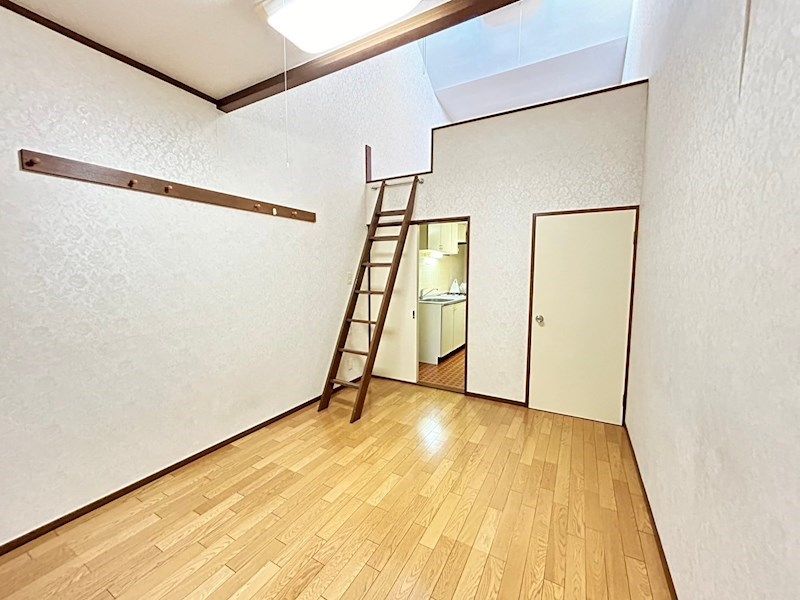 �y���ԁE���r���O�z�@