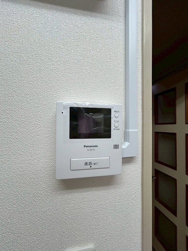 �y�Z�L�����e�B�z�@