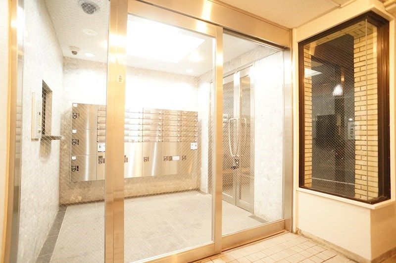 �y�Z�L�����e�B�z�@