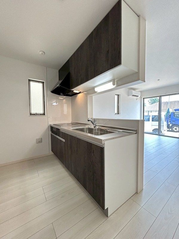 yLb`z@΂g킸SBIH3ŗNNB