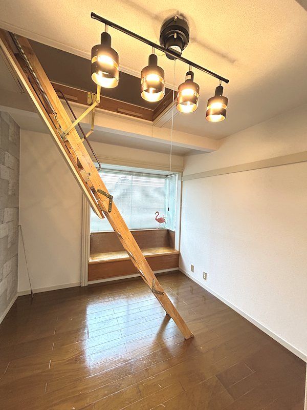 �y���̑��z�@���t�g�ւ͂͂����ŏオ��܂��B�͂����͓V��Ɏ��[�B�Ɩ����������i�c�u���j