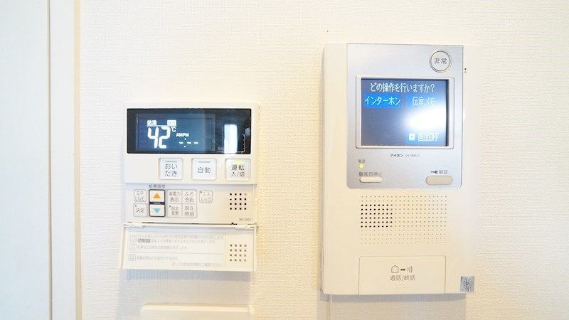 �y�Z�L�����e�B�z�@