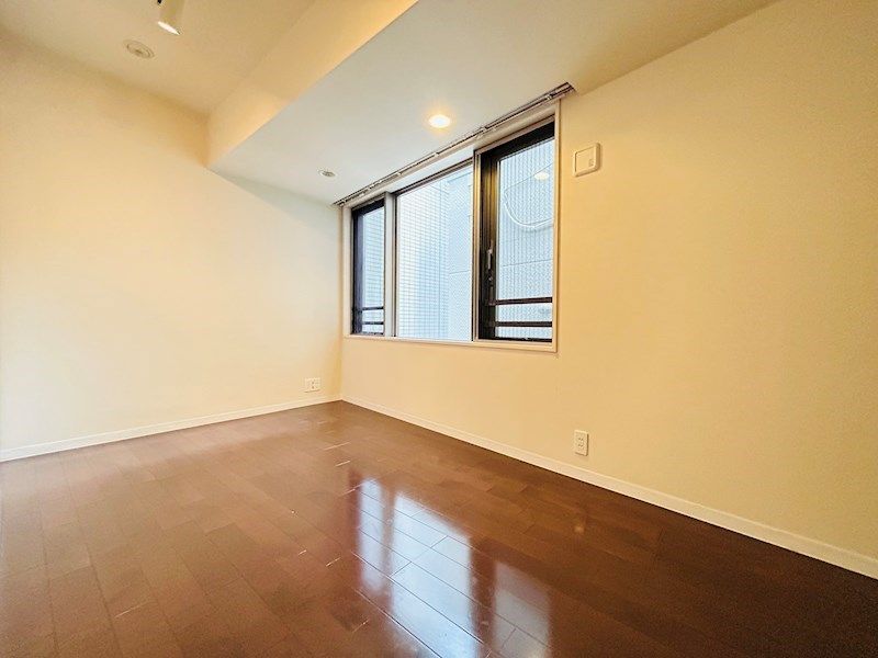 �y���̑������E�X�y�[�X�z�@