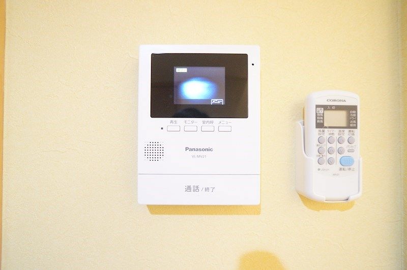 �y�Z�L�����e�B�z�@