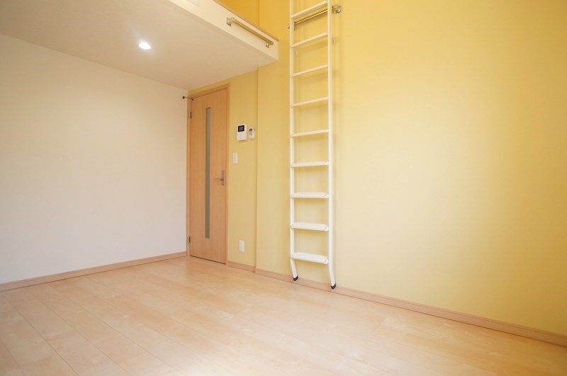 �y���ԁE���r���O�z�@