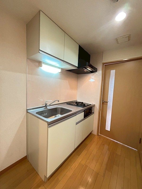 �y�L�b�`���z�@