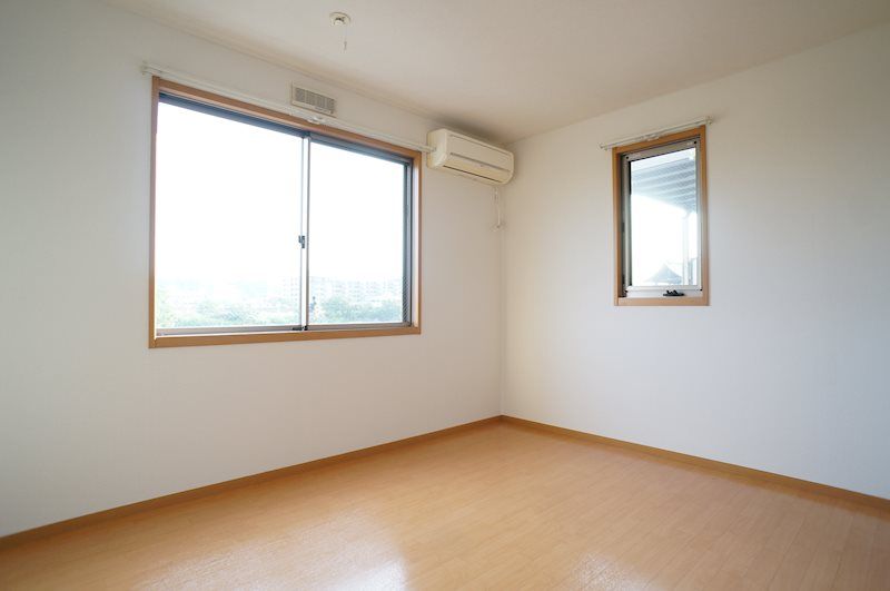 �y���ԁE���r���O�z�@2�ʍ̌��Ŗ��邢�������ł��I