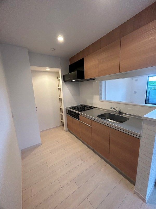 �y�L�b�`���z�@����������3���K�X�R�����B�Ƒ��̐H����ʂ�V�X�e���L�b�`���B