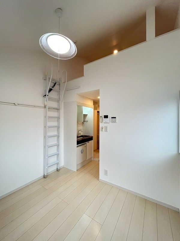 �y���̑������E�X�y�[�X�z�@