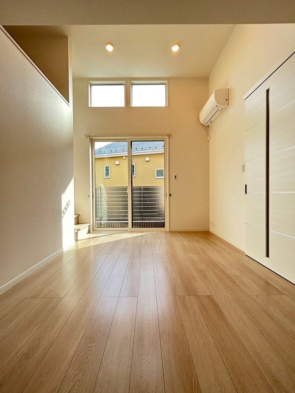 �y���ԁE���r���O�z�@