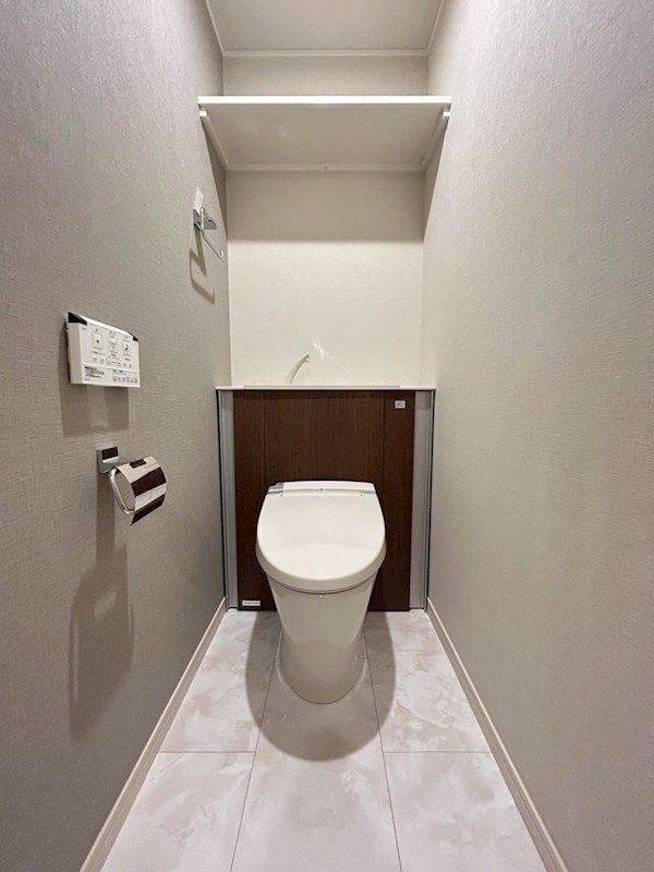 �y�g�C���z�@��ɉq���I�ȏ�Ԃ�ۂ��₷���A�������ɂ����������Ԃł��B