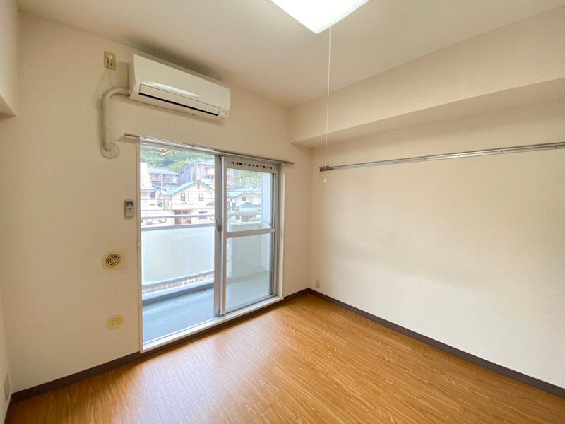 �y���ԁE���r���O�z�@