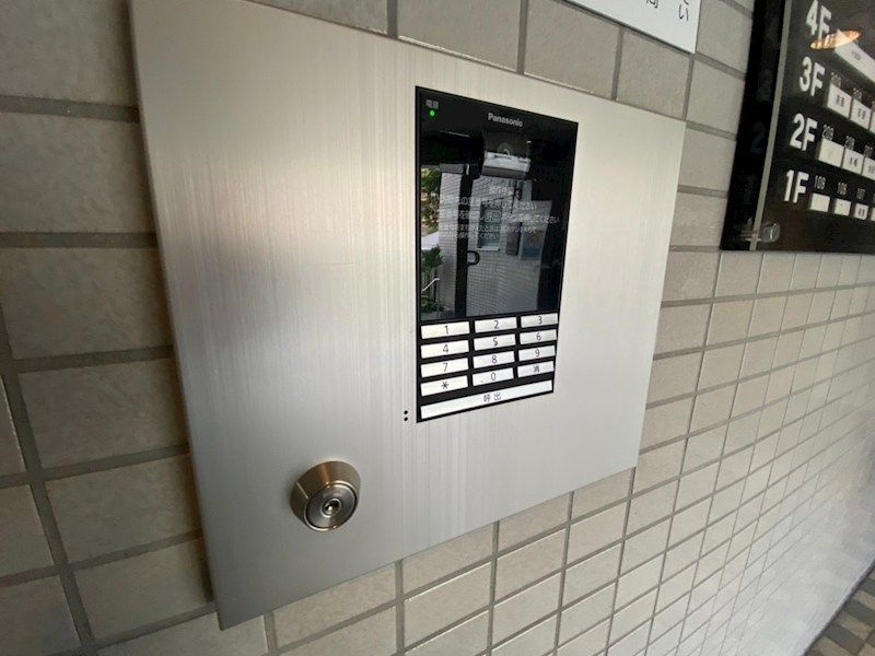 �y�Z�L�����e�B�z�@