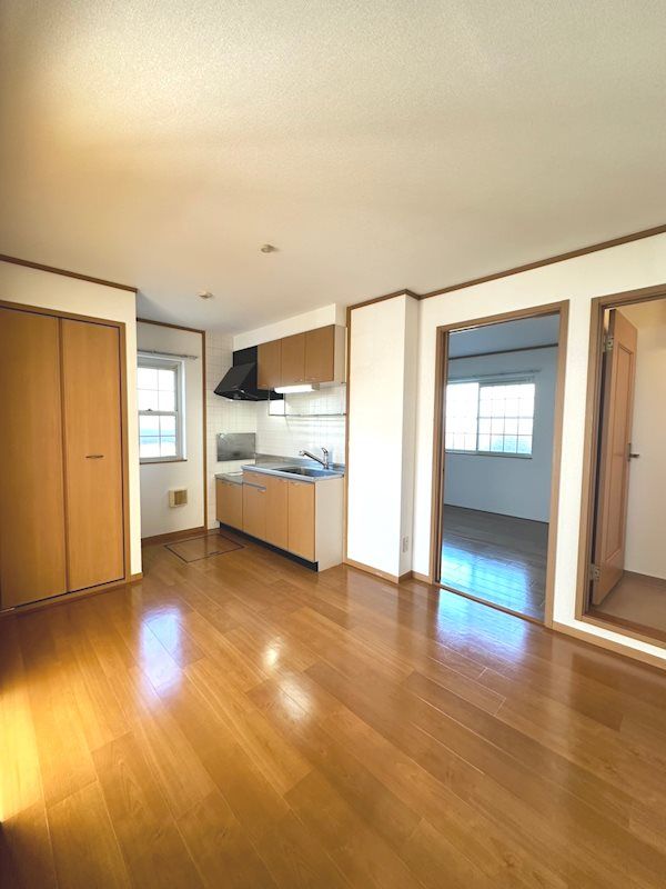 �y���ԁE���r���O�z�@