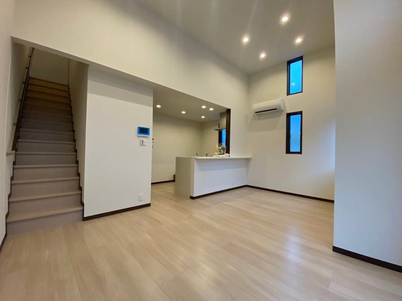 �y���ԁE���r���O�z�@�V�䂪���߂̍L�X���r���O�ł��B