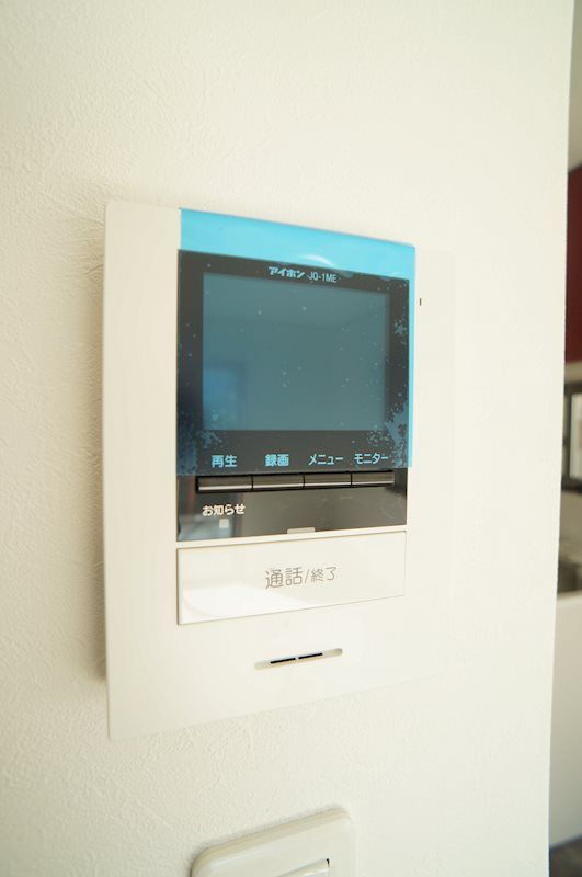 �y�Z�L�����e�B�z�@