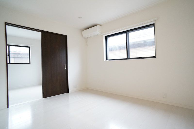 �y���ԁE���r���O�z�@