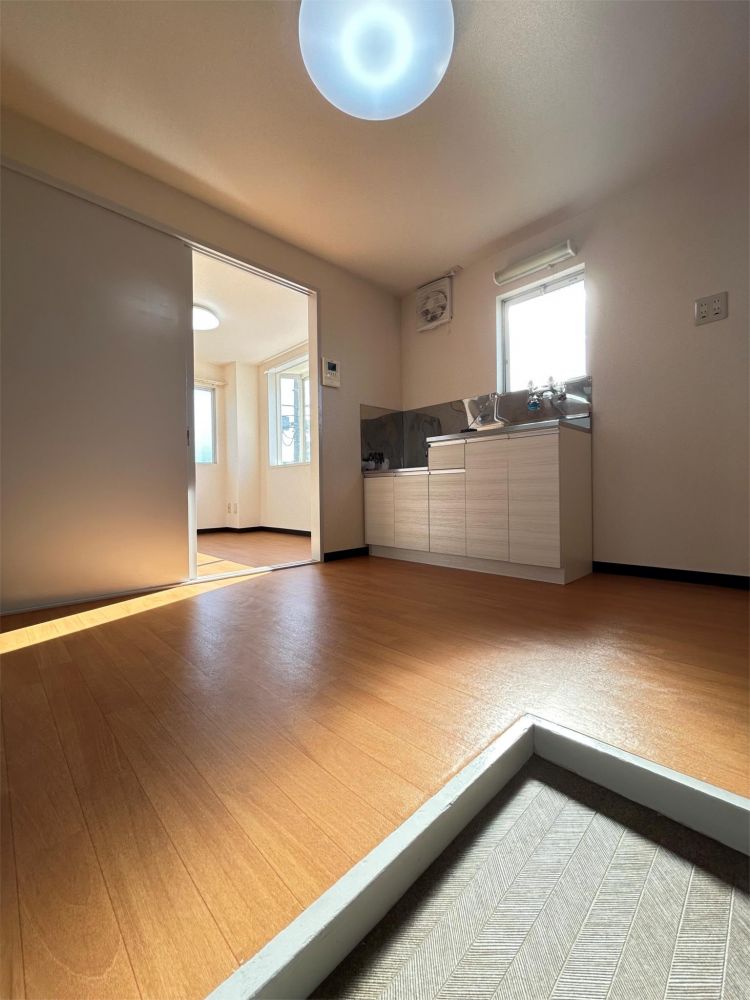 �y���ԁE���r���O�z�@