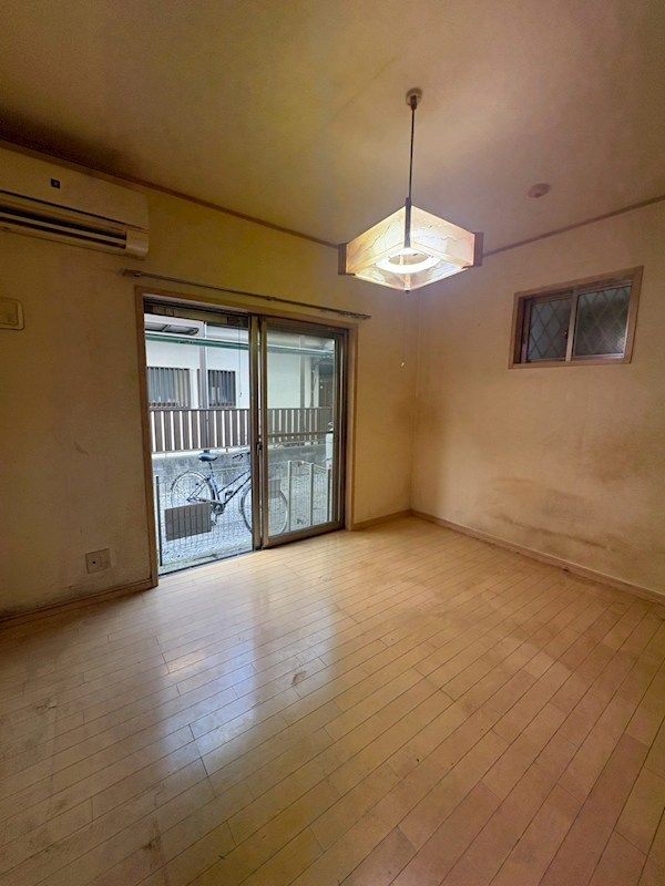 �y���ԁE���r���O�z�@