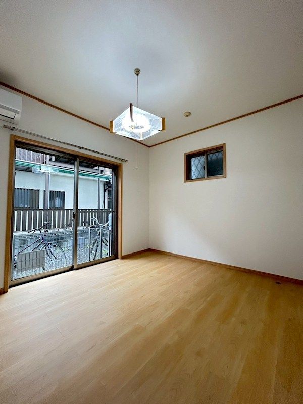 �y���ԁE���r���O�z�@